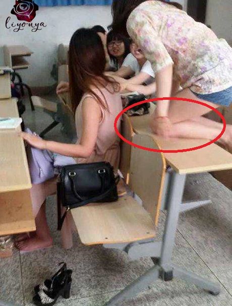 女汉子就是这么上课的人物gif搞笑图片