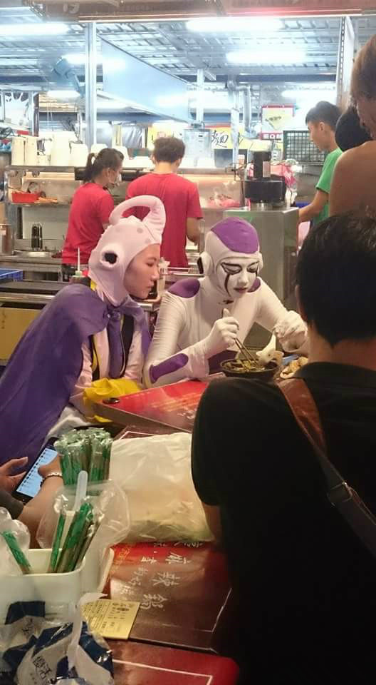 “今天有你的戏份啊？”“对啊……就是布欧打进地府的剧情啦”人物gif搞笑图片