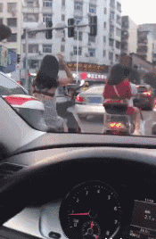 停下车来欣赏一下风景人物gif搞笑图片