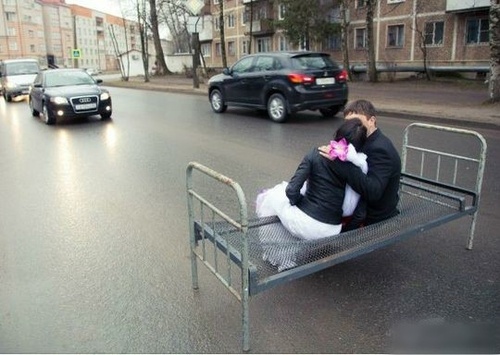 秀恩爱死得快人物gif搞笑图片