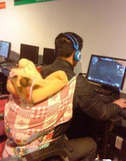 这当爸的太不靠谱了人物gif搞笑图片