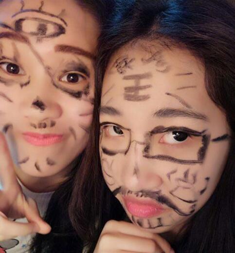 颜值在这撑着呢，没有HOLD不住的妆人物gif搞笑图片