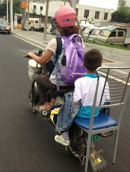 世上只有妈妈好人物gif搞笑图片