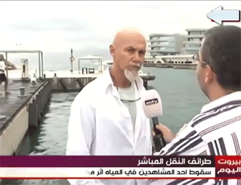 还有这样抢镜头的人物gif搞笑图片