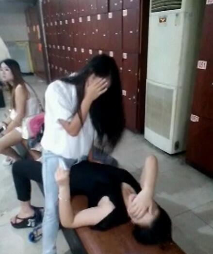 我也好想上去人物gif搞笑图片