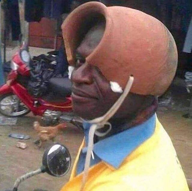 大哥，你这安全帽哪里买的啊？人物gif搞笑图片