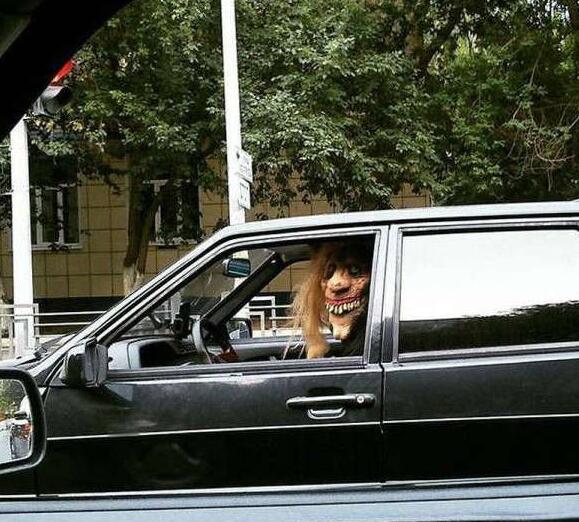 吓死人算不算是交通事故人物gif搞笑图片