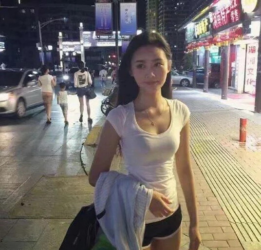 不大不小刚刚好，感觉我又要恋爱了人物gif搞笑图片