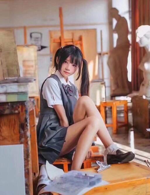 艺术生小姐姐人物gif搞笑图片