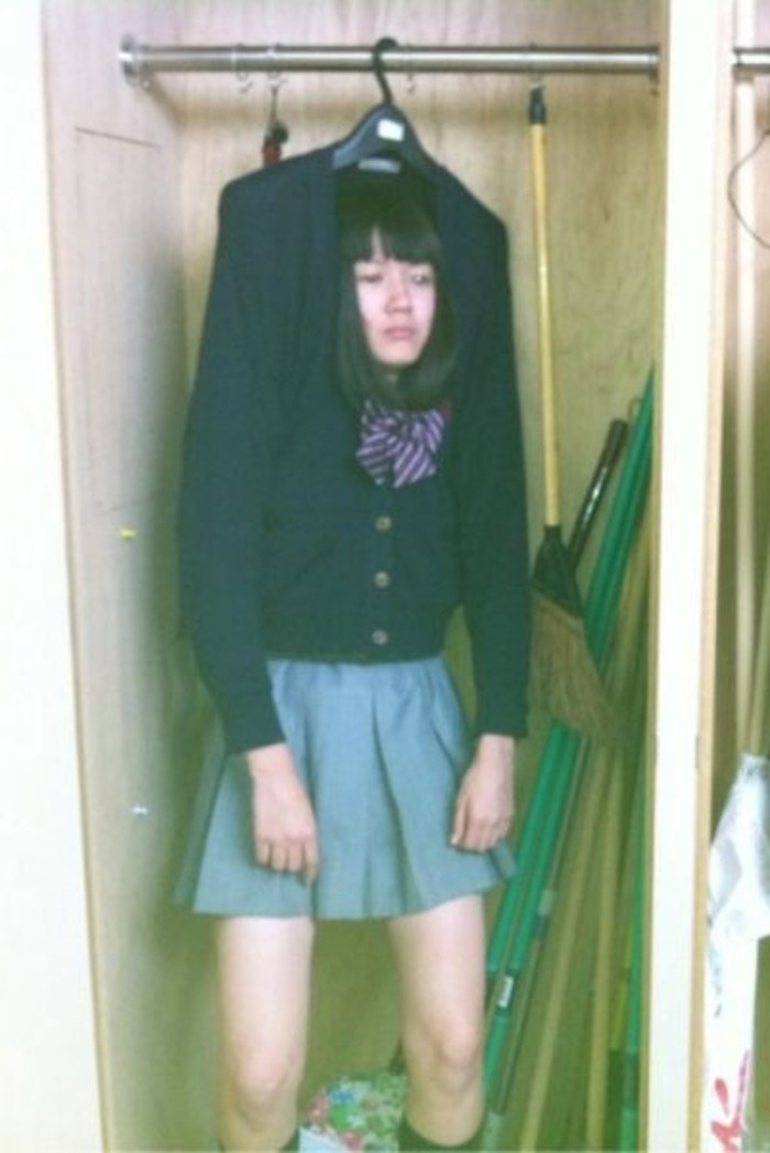 感觉颈椎君要崩溃了人物gif搞笑图片