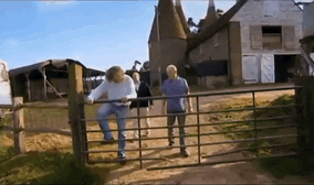 有时候，智商真的是被压制的人物gif搞笑图片