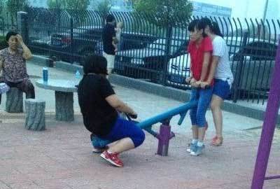 胖妹出马一个顶俩人物gif搞笑图片