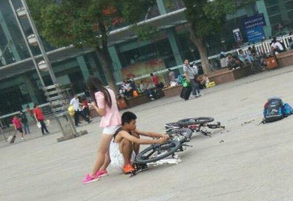 有这样的男朋友，姑娘且珍惜人物gif搞笑图片