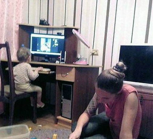 是不是灵魂交换了啊？人物gif搞笑图片