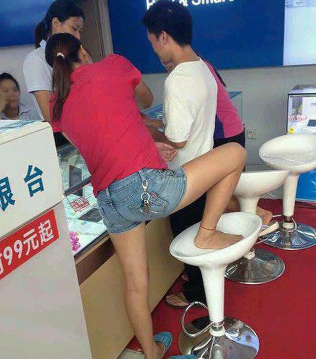 给老娘来个智能的人物gif搞笑图片