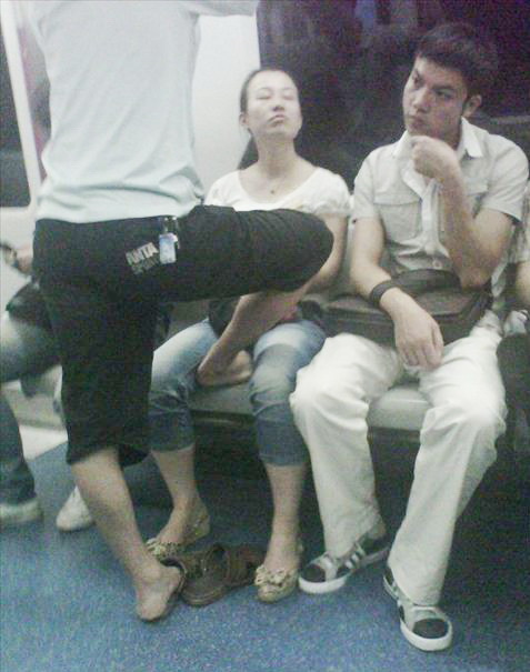 妹子 你可是吓死我了人物gif搞笑图片