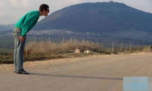 滋味如何？人物gif搞笑图片