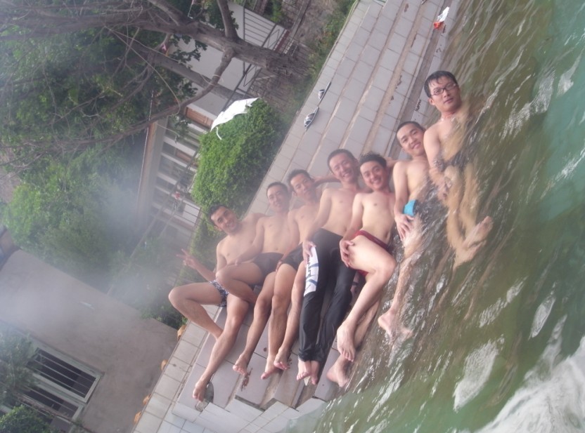 最骚的男人出现了人物gif搞笑图片