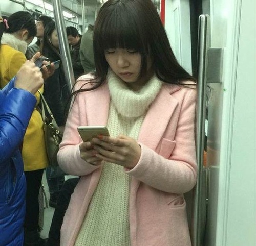 视力非常非常好的人才能看明白这图人物gif搞笑图片