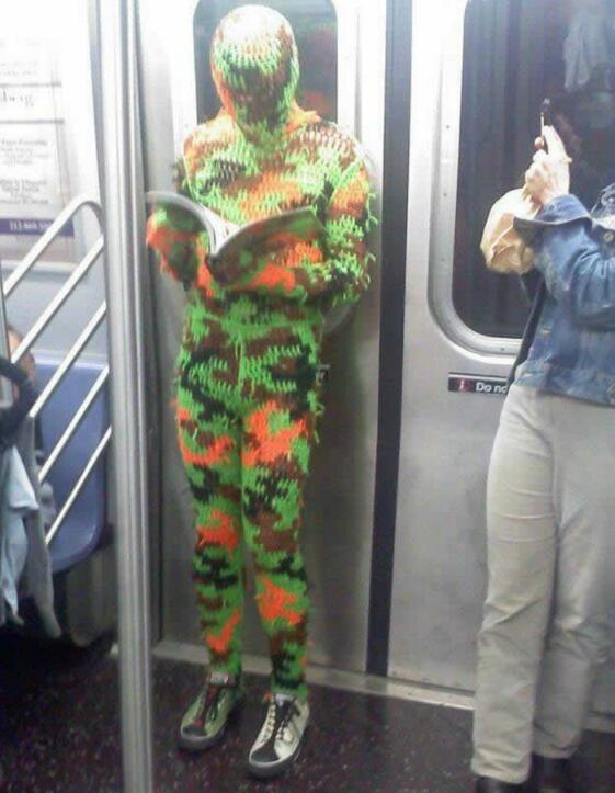 当你妈觉得你冷人物gif搞笑图片