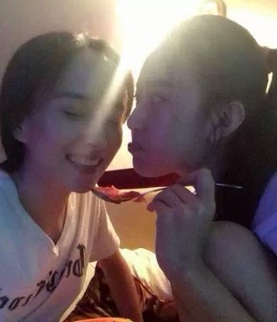 别想多吃，就给你吃一口人物gif搞笑图片