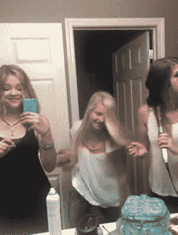 疯狂的妹纸太high了人物gif搞笑图片