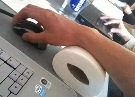 伤不起的玩家手腕人物gif搞笑图片