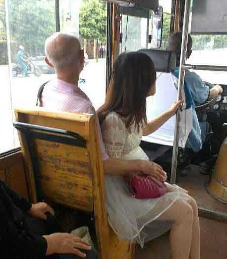 公交车上的励志大片人物gif搞笑图片