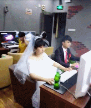 晚上就打算在这里洞房吗人物gif搞笑图片