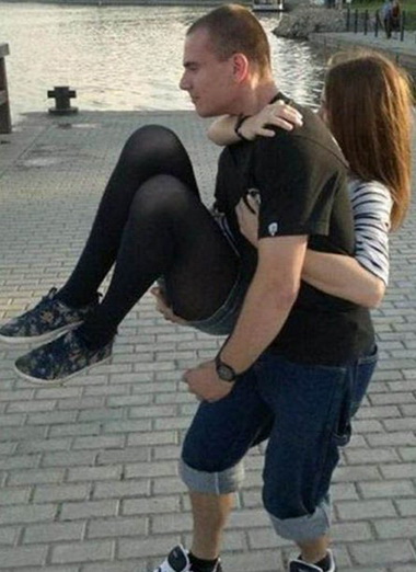 第一眼是不是看直了眼人物gif搞笑图片