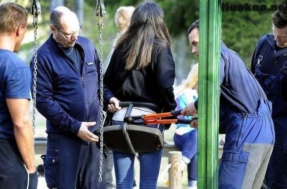 这美女是肿么坐的？人物gif搞笑图片