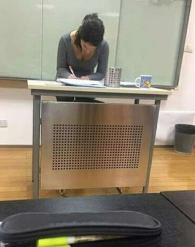 老师我有道题不会，你可以过来一下吗？人物gif搞笑图片