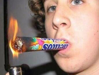 兄弟，你这雪茄啥牌子的啊人物gif搞笑图片