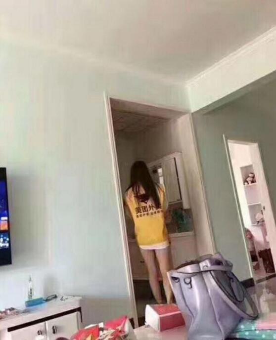 美团外卖还能点妹子？人物gif搞笑图片