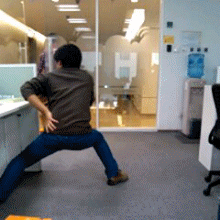 航母style 办公室转椅版人物gif搞笑图片