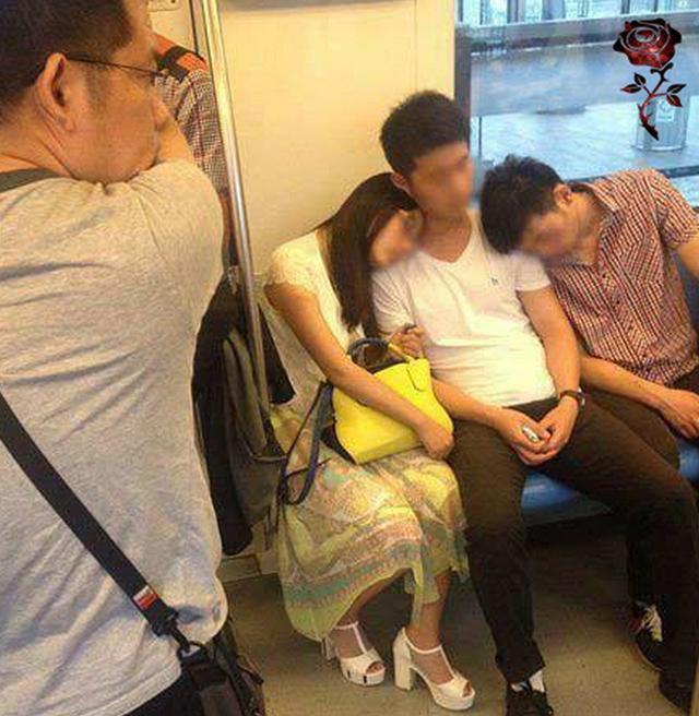 大兄弟真是人生赢家啊人物gif搞笑图片