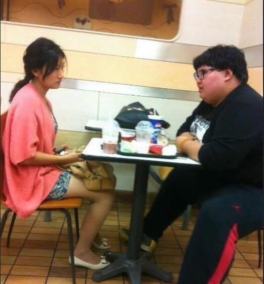 大家猜猜这相亲成功的概率有多大？人物gif搞笑图片