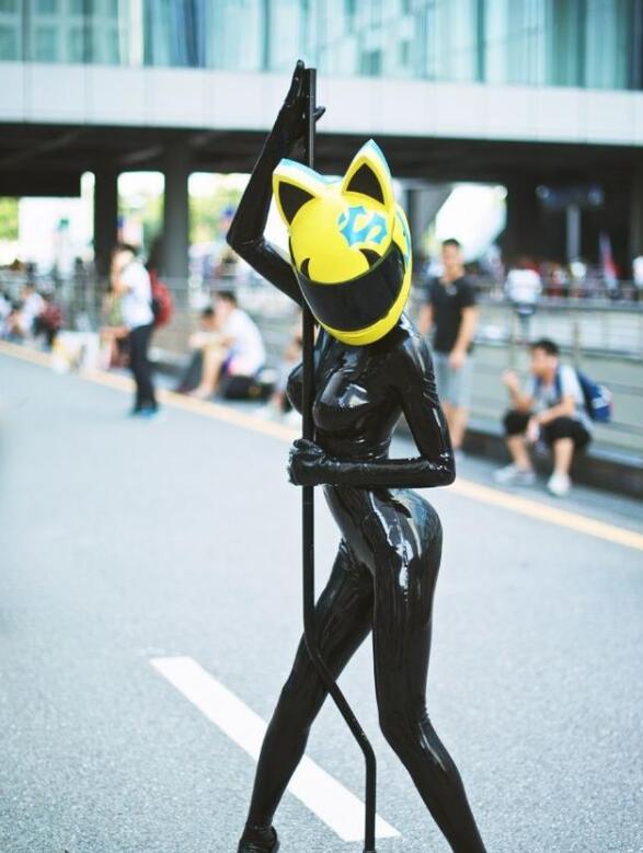 一定是个男孩子人物gif搞笑图片