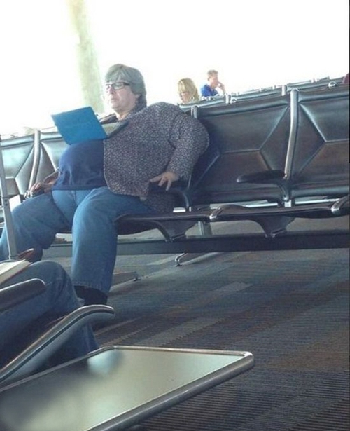 大肚皮的好处人物gif搞笑图片