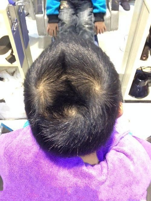 三个旋的，一万个里面应该就这么一个吧人物gif搞笑图片