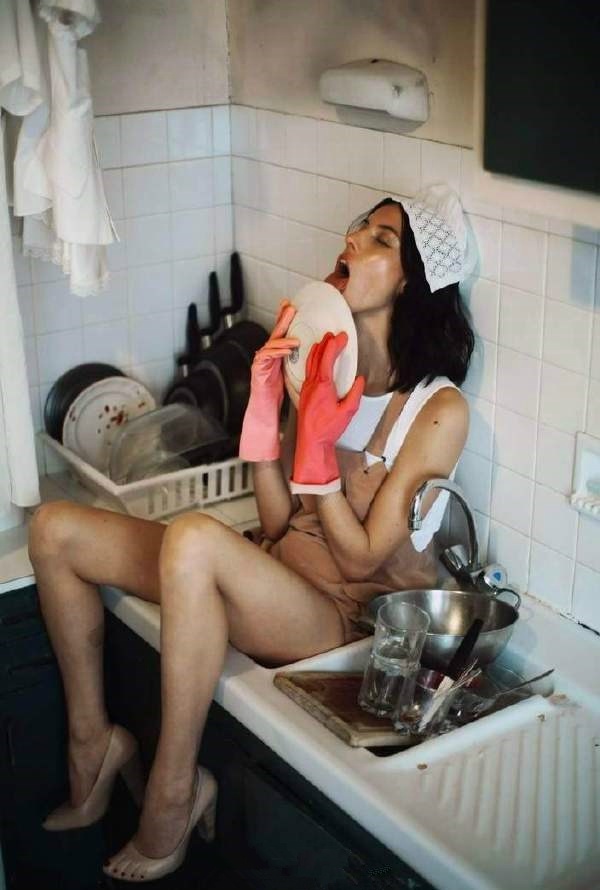 真人版洗碗机人物gif搞笑图片