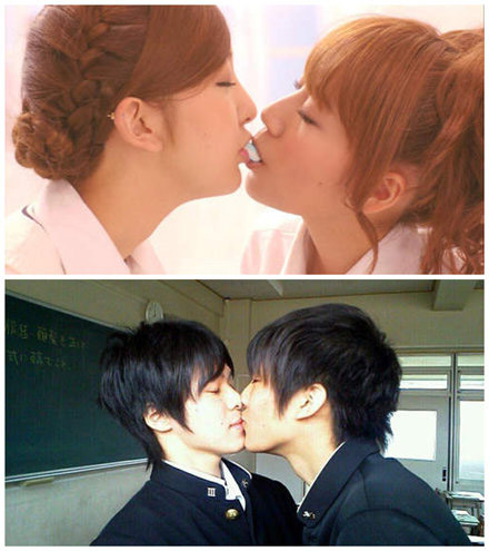 咱们班的接吻练习人物gif搞笑图片