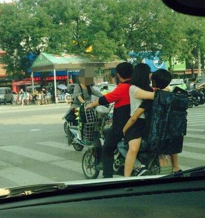 我看了也是醉了人物gif搞笑图片