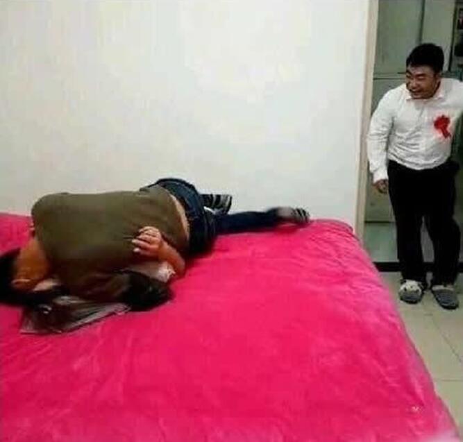 凑什么热闹，出去人物gif搞笑图片