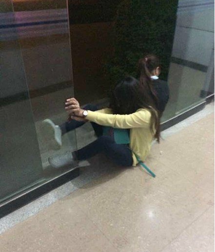 要打此门过，留下买门钱人物gif搞笑图片