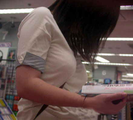 终于知道为啥挎包卖的特别好了人物gif搞笑图片