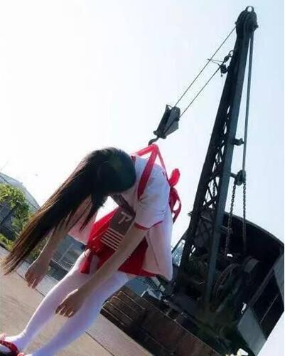 钓到了一个妹子人物gif搞笑图片