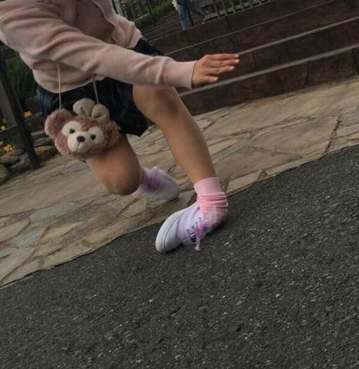 这一下估计很痛！看着都痛！人物gif搞笑图片