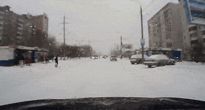 姑娘能不能尊重我一下，你倒是回头看我一眼人物gif搞笑图片