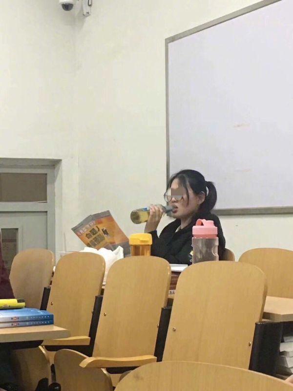 干了这酒，再去题海痛痛快快地大战一番人物gif搞笑图片